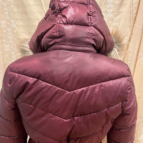 Michael Kors Girls Puffer Jacket With Faux Fur Trim Hood - Picture 8 of 12